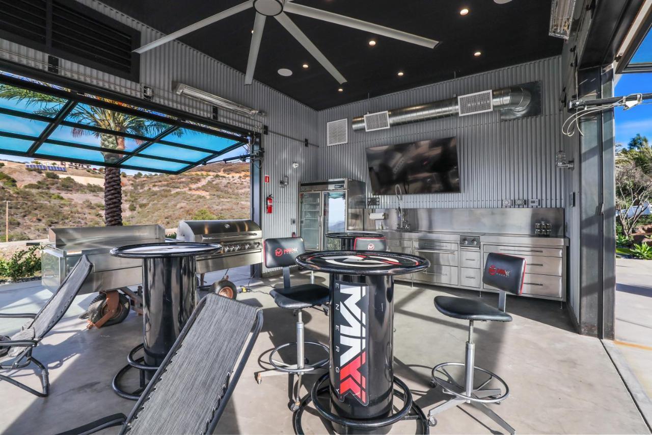 Iron Mansion Private Resort-Event Space 12000 Ft! Temecula Dış mekan fotoğraf